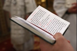 Митрополит Лонгин совершил Рождественское ночное богослужение