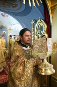 Епископ Пахомий совершил Божественную литургию в Свято-Троицком кафедральном соборе Саратова