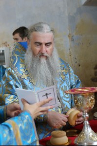 Божественная литургия в храме в честь Покрова Пресвятой Богородицы села Сокур Татищевского района
