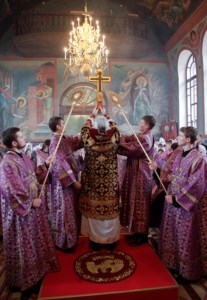 Божественная литургия в Крестовоздвиженском храме г. Хвалынска