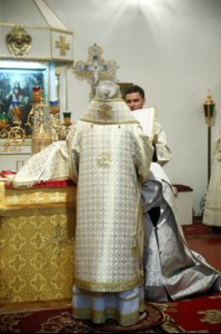 Божественная литургия в храме в честь Покрова Пресвятой Богородицы р.п. Новые Бурасы