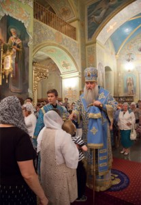Всенощное бдение в храме в честь Покрова Пресвятой Богородицы г.Саратова