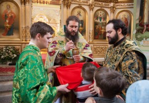 Божественная литургия в храме в честь Покрова Пресвятой Богородицы г.Саратова