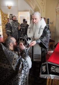 Литургия Преждеосвященных Даров на Архиерейском подворье — храме во имя святого апостола и евангелиста Иоанна Богослова при Саратовской православной духовной семинарии