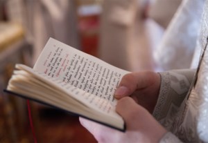 Божественная литургия и крещение оглашенных в Свято-Троицком кафедральном соборе Саратова