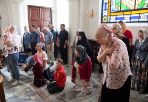 Божественная литургия на Архиерейском подворье — храме в честь иконы Божией Матери «Утоли моя печали» г.Саратова