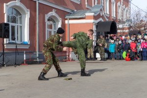 На территории Покровского храма г. Саратова прошел зимний праздник