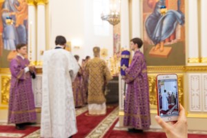 Божественная литургия в храме святителя Спиридона Тримифунтского г. Саратова