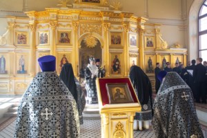 Литургия Преждеосвященных Даров на Архиерейском подворье — в храме святого апостола и евангелиста Иоанна Богослова