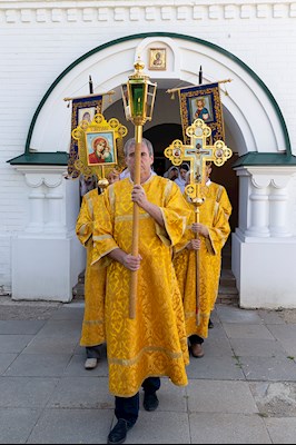 Божественная литургия в храме во имя святителя Митрофана, епископа Воронежского, г.Саратова