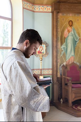 Божественная литургия в Вознесенско-Пантелеимоновском храме с. Усть-Курдюм Саратовского района