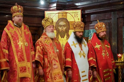 Митрополит Игнатий принял участие в Божественной литургии в Храме Христа Спасителя
