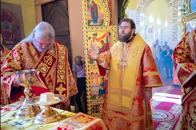 Митрополит Игнатий совершил Божественную литургию в храме святых мучениц Веры, Надежды, Любови и матери их Софии п. Светлый Татищевского района