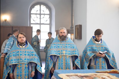 Митрополит Игнатий совершил Божественную литургию в Покровском храме г. Петровска
