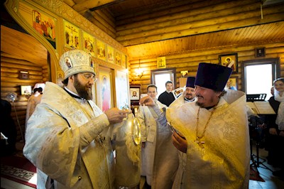 Митрополит Саратовский и Вольский Игнатий совершил Божественную литургию в храме Преображения Господня п. Соколовый