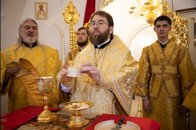 Митрополит Игнатий совершил Божественную литургию в Свято-Никольском храме с. Октябрьский Городок