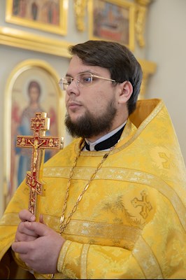 Митрополит Игнатий совершил Божественную литургию в Трехсвятительском храме г. Саратова