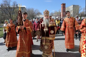Божественная литургия в Свято-Троицком кафедральном соборе Вольска