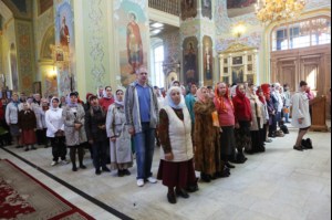 Божественная литургия в храме в честь Покрова Пресвятой Богородицы