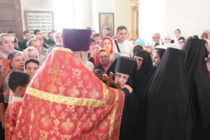 Божественная литургия в Свято-Троицком кафедральном соборе города Вольска