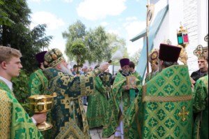 Божественная литургия в храме блаженной Ксении Петербургской г. Саратова на территории ИТК УШ-382/33