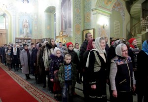 Всенощное бдение в храме в честь Покрова Пресвятой Богородицы г.Саратова
