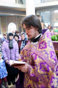 Божественная литургия и панихида в храме во имя Всех Святых, в земле Российской просиявших г. Саратова