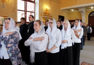 Божественная литургия на Архиерейском подворье — храме во имя святого апостола и евангелиста Иоанна Богослова при Саратовской православной духовной семинарии