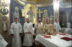 Рождественская Божественная литургия в Свято-Троицком кафедральном соборе Саратова
