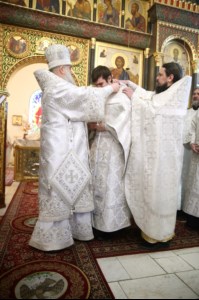 Божественная литургия на Архиерейском подворье — храме в честь иконы Божией Матери «Утоли моя печали» г. Саратова