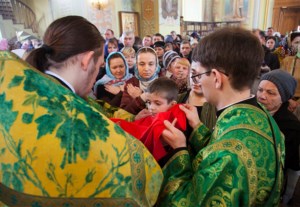 Божественная литургия в храме в честь Покрова Пресвятой Богородицы г.Саратова