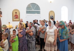 Божественная литургия в храме святых первоверховных апостолов Петра и Павла г. Красноармейска