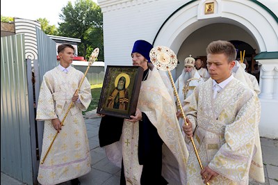 Божественная литургия в храме во имя святителя Митрофана, епископа Воронежского, г.Саратова