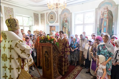 Божественная литургия в храме во имя великомученика и целителя Пантелеимона г. Саратова