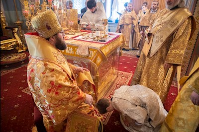 Митрополит Игнатий совершил Божественную литургию в Свято-Троицком кафедральном соборе г. Саратова