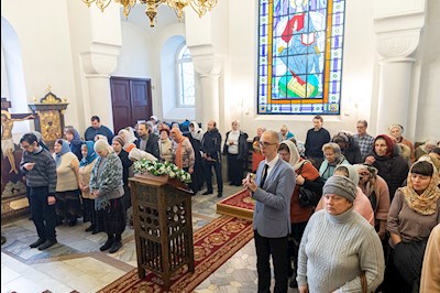 Божественная литургия на Архиерейском подворье – в храме в честь иконы Божией Матери «Утоли моя печали» г. Саратова