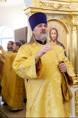 Божественная литургия в храме в честь святителя Иоанна Златоуста в п. Зональный г. Саратова
