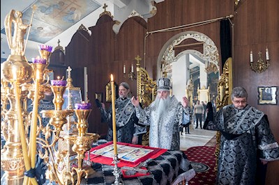 Литургия Преждеосвященных Даров в храме в честь Покрова Пресвятой Богородицы г. Покровска (Энгельса)