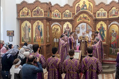 Божественная литургия в храме в честь святого равноапостольного великого князя Владимира г. Саратова