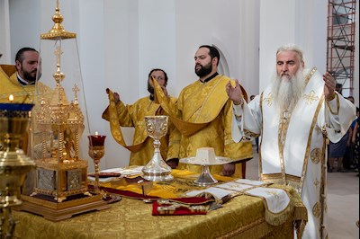 Божественная литургия в храме святителя Тихона, Епископа Воронежского, Задонского чудотворца г. Саратова