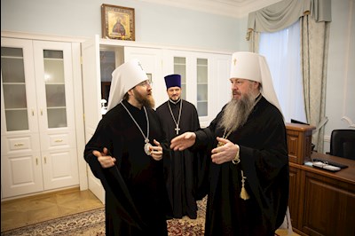 Совершена панихида по саратовским святителям