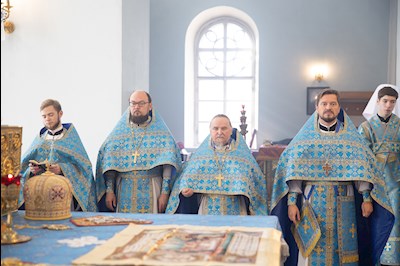 Митрополит Игнатий совершил Божественную литургию в Покровском храме г. Петровска