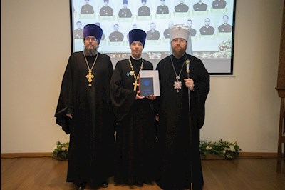 Митрополит Игнатий вручил дипломы выпускникам СПДС