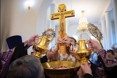 Митрополит Игнатий совершил всенощное бдение с чином выноса Креста в Свято-Троицком кафедральном соборе г. Вольска