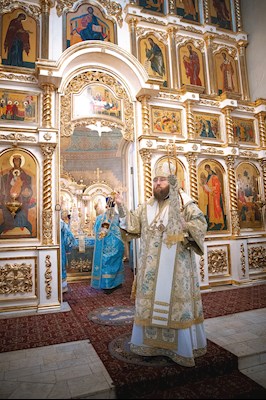 Митрополит Игнатий возглавил соборное архиерейское богослужение в Свято-Троицком кафедральном соборе г. Покровска (Энгельса)
