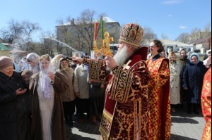 Божественная литургия в Свято-Троицком кафедральном соборе Вольска