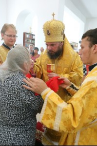 Божественная Литургия в храме святых первоверховных апостолов Петра и Павла г.Красноармейска
