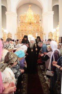 Божественная литургия в Свято-Троицком кафедральном соборе города Вольска