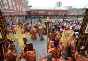 Божественная литургия в храме в честь Покрова Пресвятой Богородицы г.Саратова