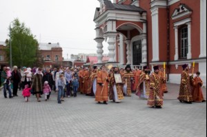 Божественная литургия в храме в честь Покрова Пресвятой Богородицы города Саратова